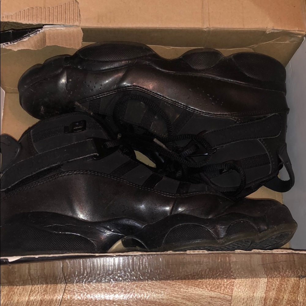 Jordan six rings